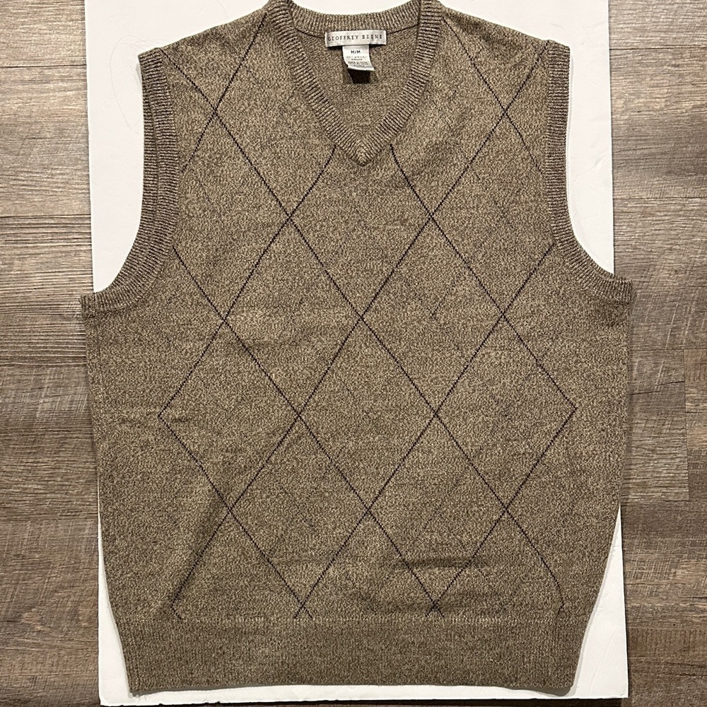 Geoffrey Beene Tan V-Neck Argyle Sweater Vest Size Medium - Picture 2 of 4